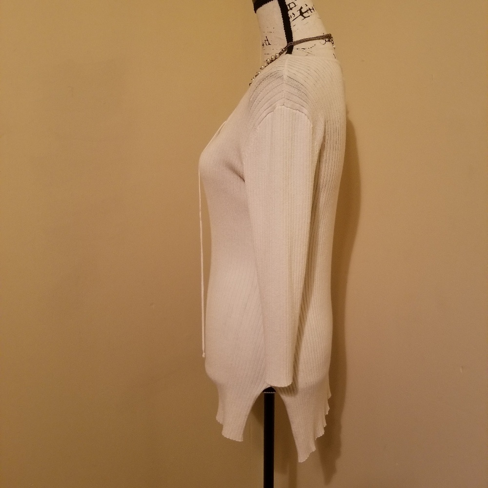 A cute dress up or down long sleeve sweater. - Picture 2 of 2